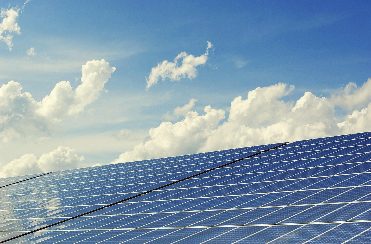 How Much Do Solar Panels Save in 2025? New Tax Credits & Payback Period